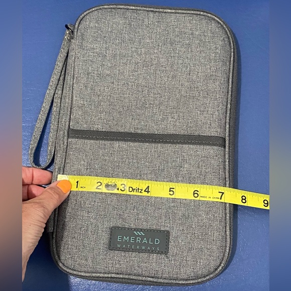 New Emerald Waterways travel documents zip-around organizer - Picture 11 of 15